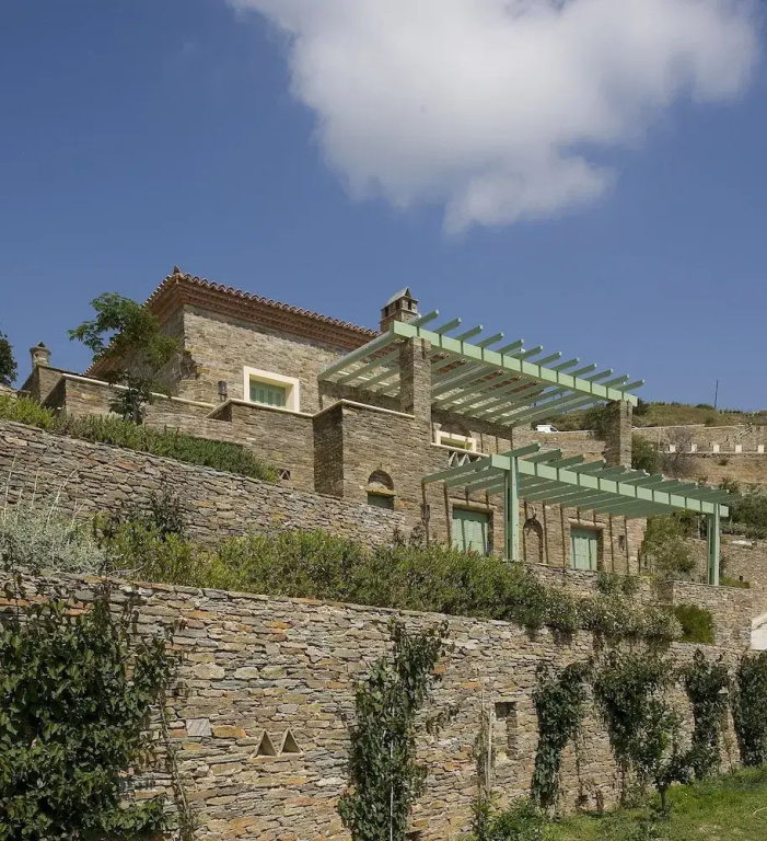 Sun-rock house by the sea by VillaRentalsgr