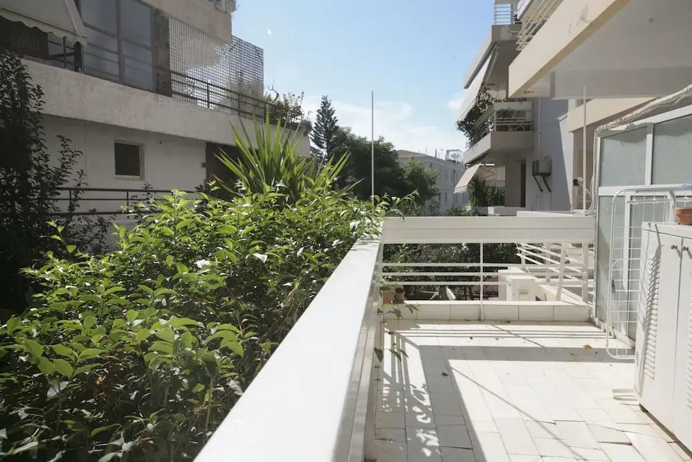 ''Athenian Riviera'' Beach Apt
