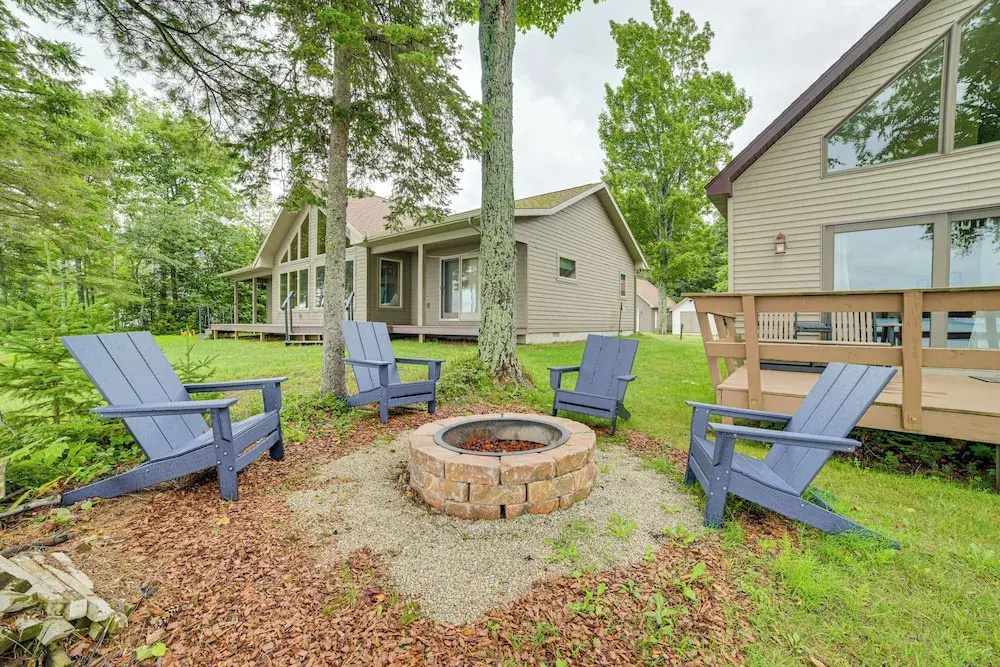< 2 Mi to Brimley State Park: Lake Superior Home