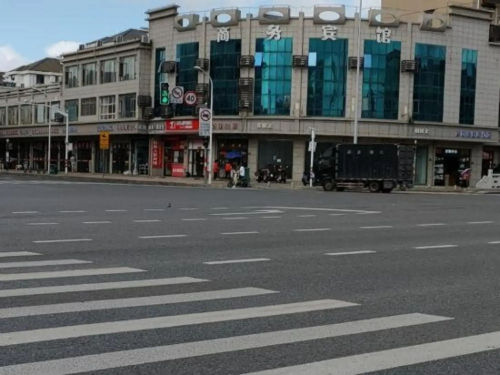 Shanghai Xingui Home Hotel (Qingpu Xincheng Subway Station)