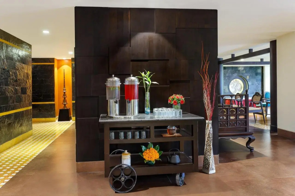 Lobby & Reception
