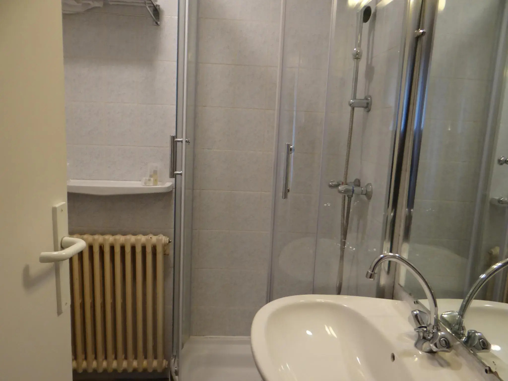 Standard Double room with courtyard view (full double bed)