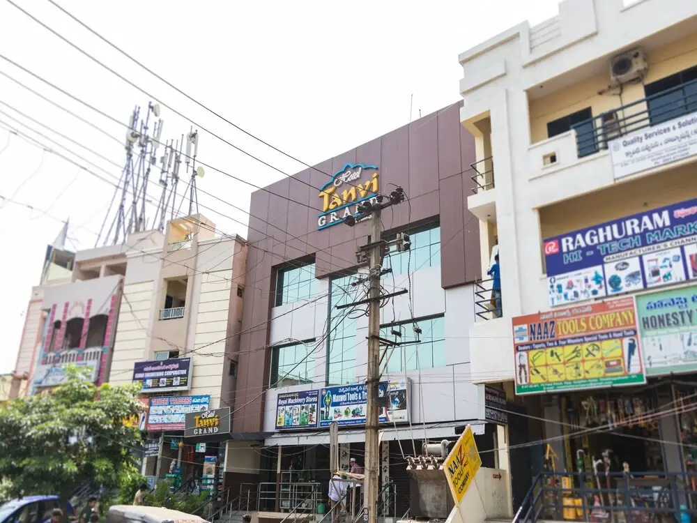 Tanvi Grand by OYO Rooms