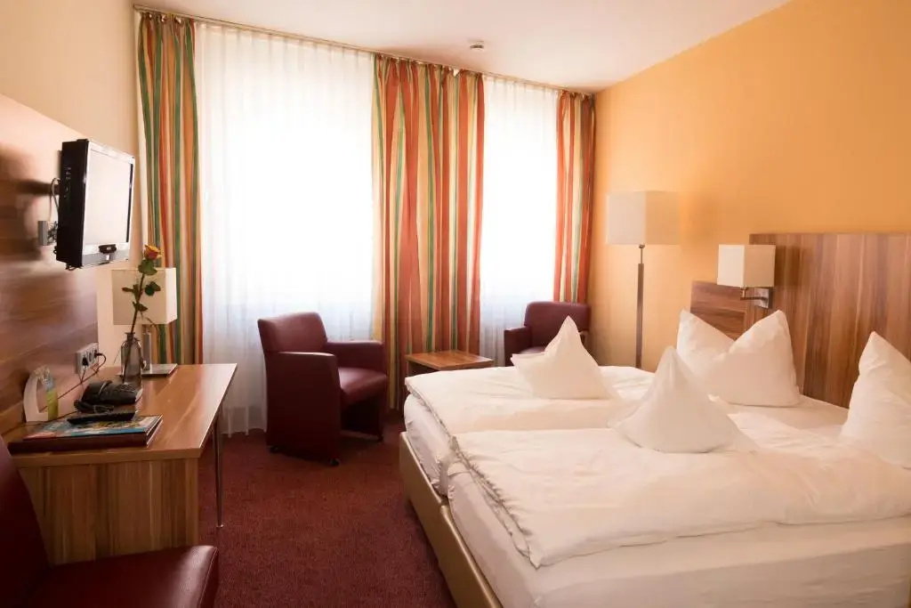 Standard Double room (full double bed)