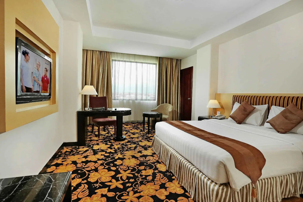 Deluxe Double room (full double bed)