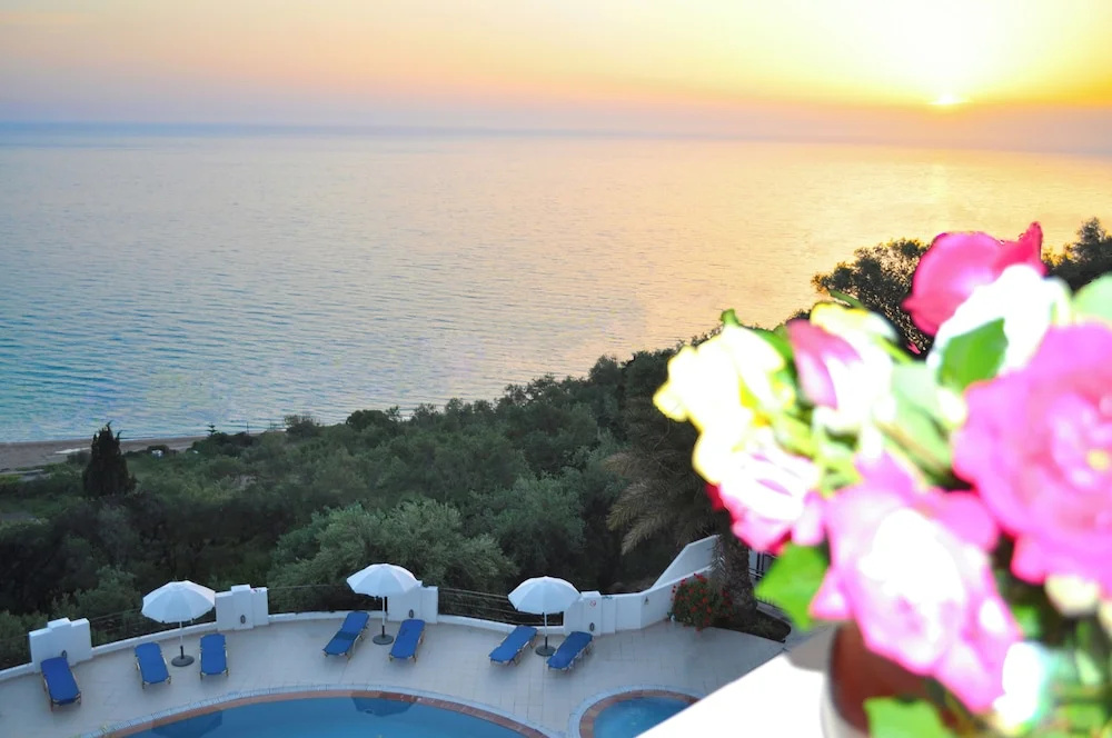 Studio Apartments With Pool "maria" in Agios Gordios Beach