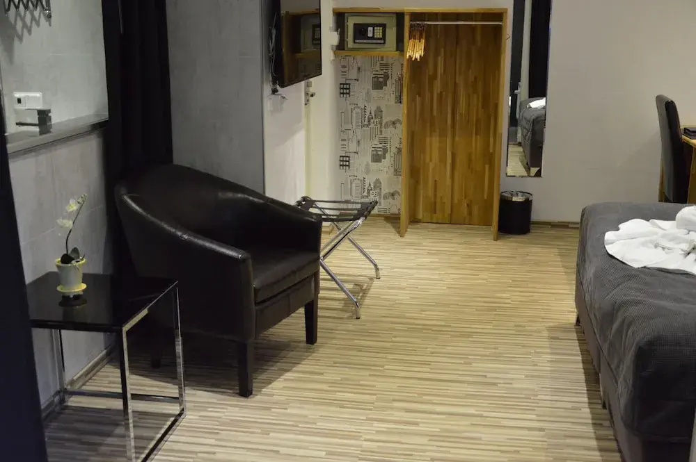 Lobby & Reception