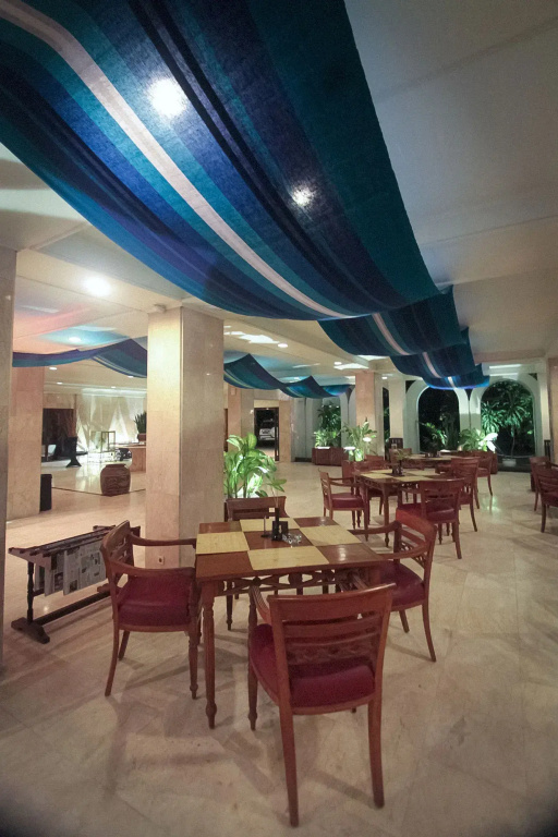 Food & Beverage