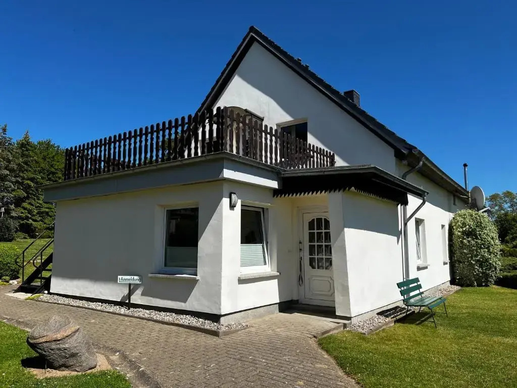 Standard Double room with balcony (full double bed)