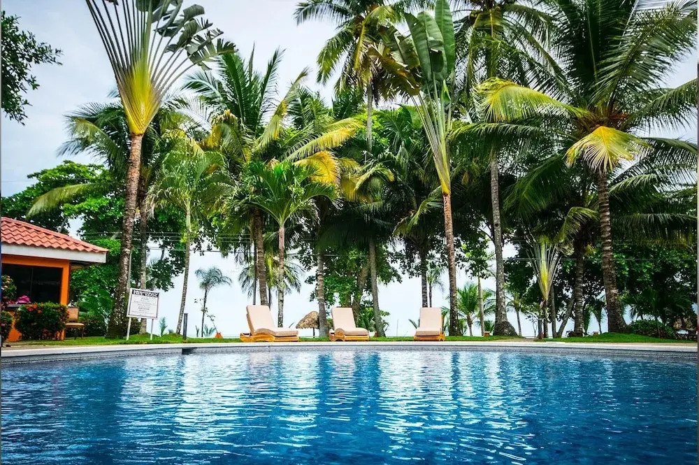 Marenaz Oceanfront Resort - фото 9