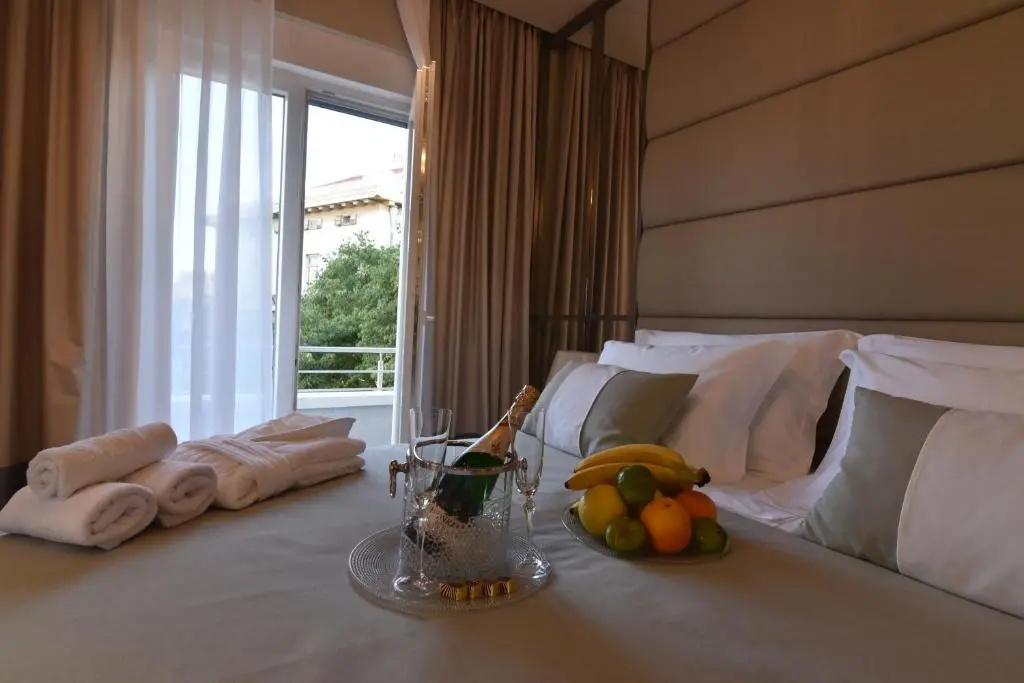 Deluxe Double room with balcony (full double bed)