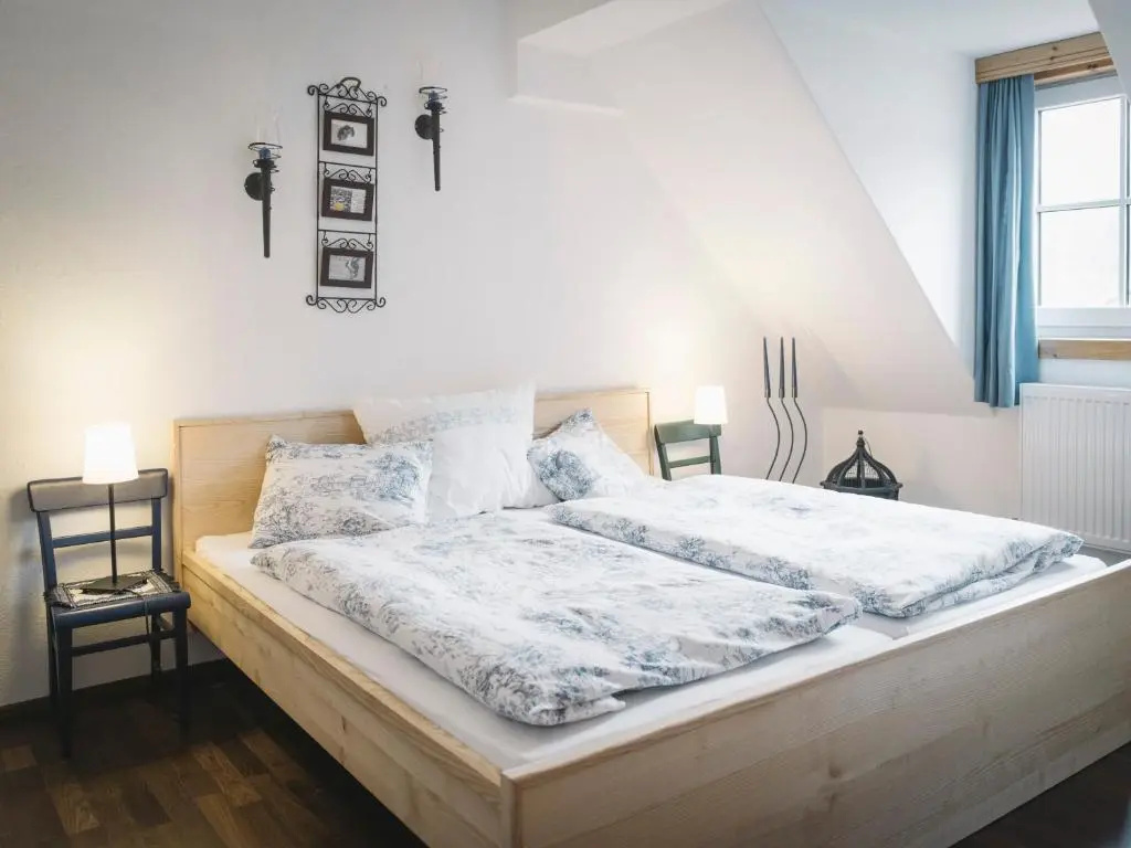 3 Bedrooms Apartment