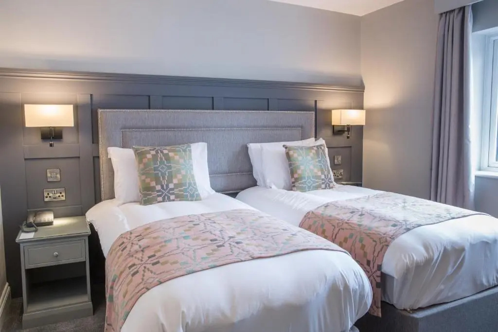 Llechwen Hall Hotel - Chambres