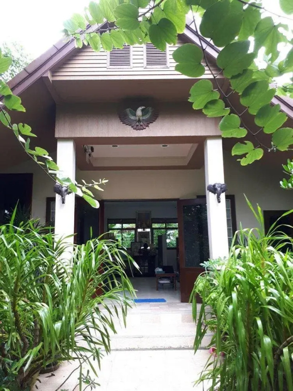 Amporn Riverside Resort