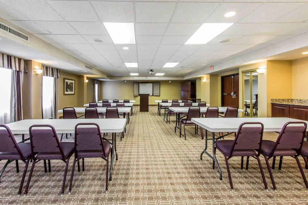 Ardmore Inn & Suites - фото 13