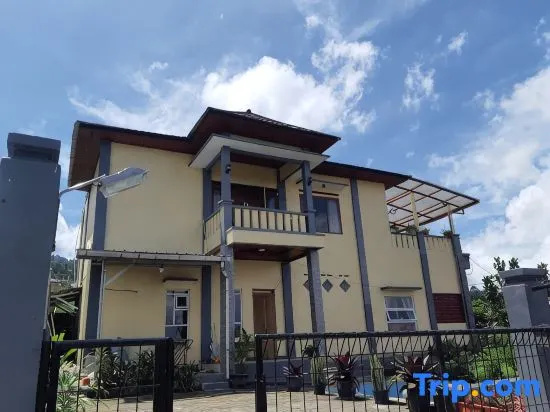 Villa Tangkuban Foothills Lembang - 5 Bedrooms - Private in Lembang