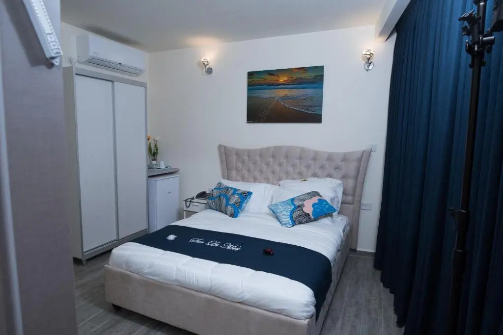 Sur La Mer Hotel - Chambres