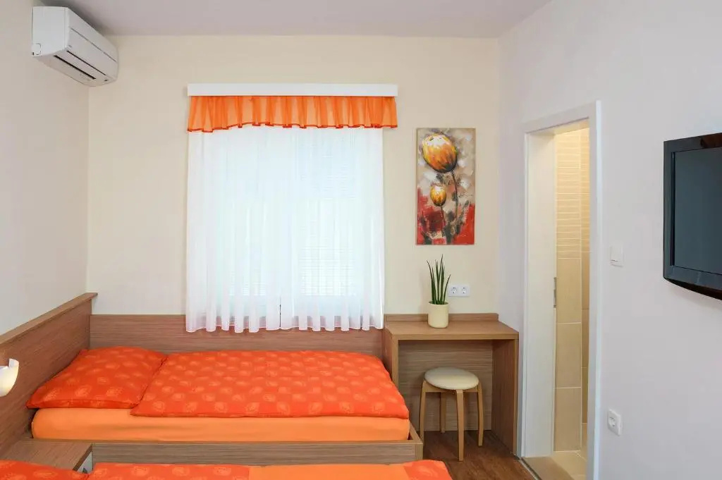 Guesthouse Opara - Chambres