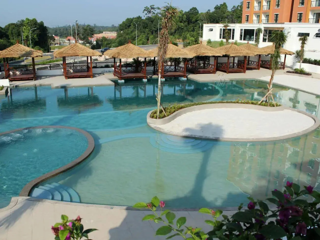 Arabian Bay Resort@ Bukit Gambang Resort City - фото 13