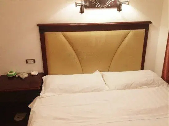 Quxian Taihe Hotel