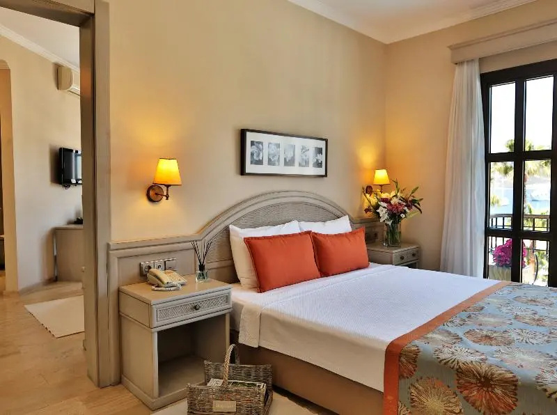 2 Bedrooms Standard Single Family room with sea view