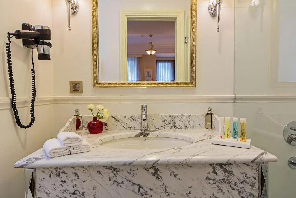 Meroddi Bagdatliyan Hotel - Chambres