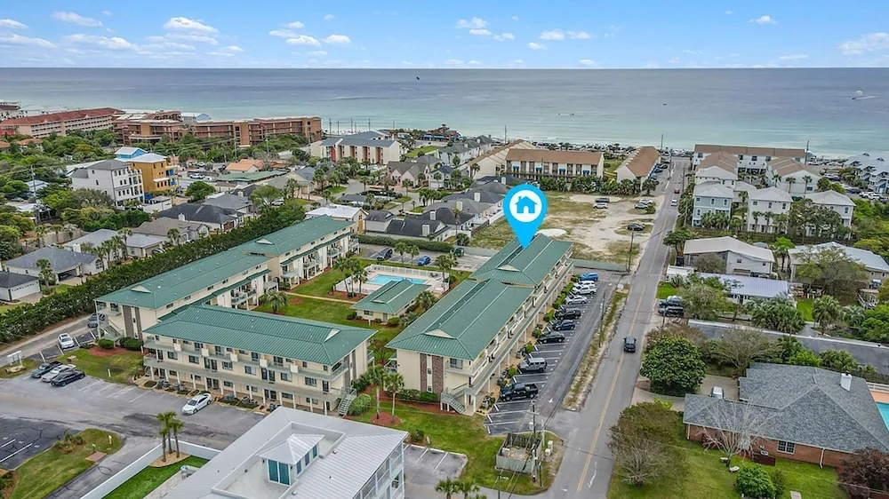 Sandprints A8 2 Bedroom Condo by RedAwning