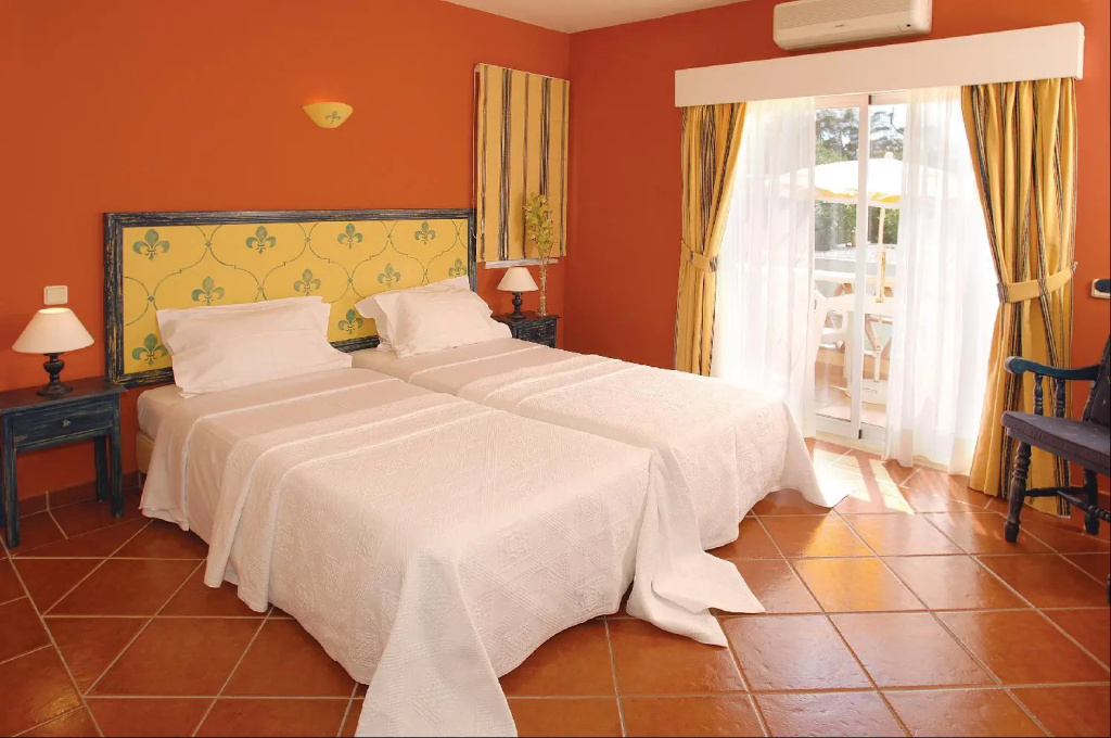 Costa D’Oiro Ambiance Village - Général