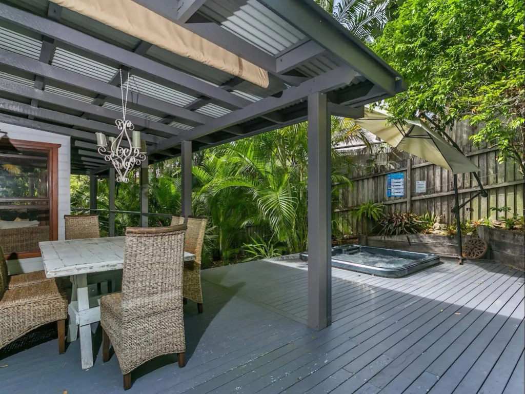 Bottlebrush Cottage