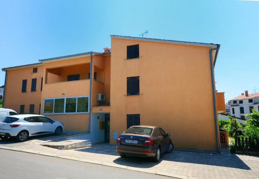 Apartment With Scenic View