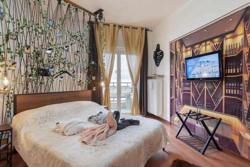 Comfort room