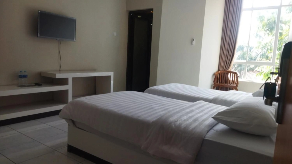 Hotel Kencana Jaya by ZUZU in Jepara