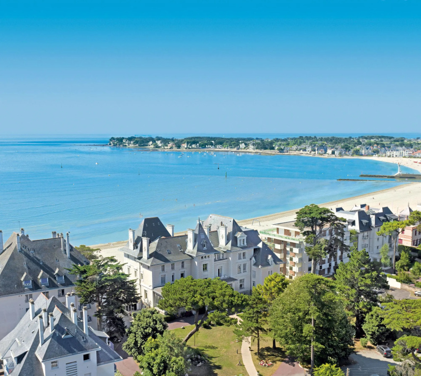 Beach & Waterfront