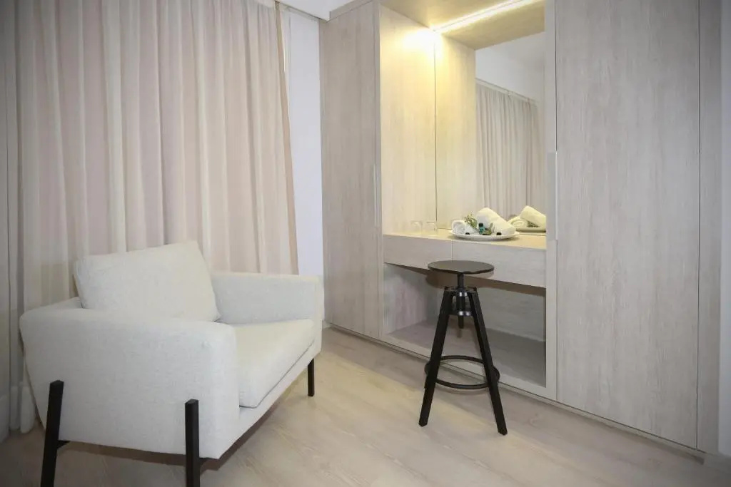 1 Bedroom Apartment with city view