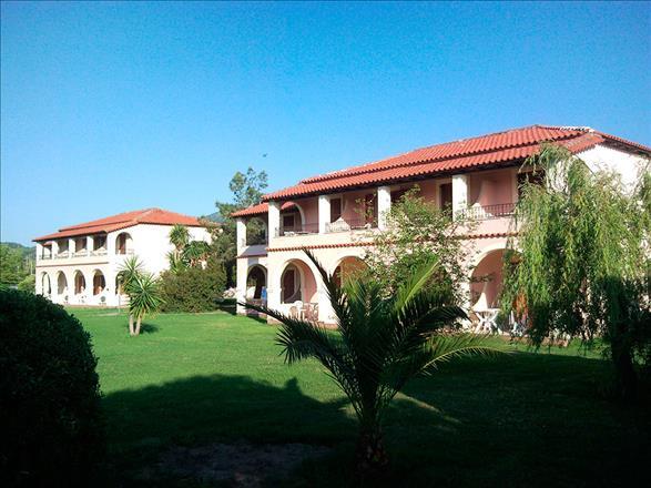 Kamari Apartments 