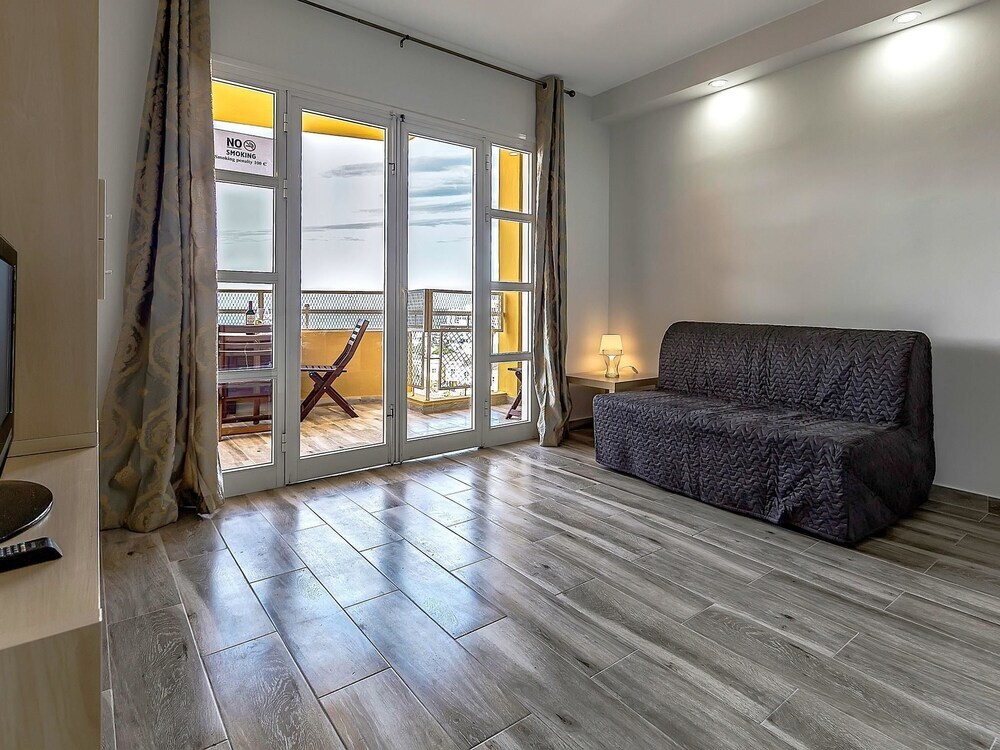 gallery_image_hidden_8