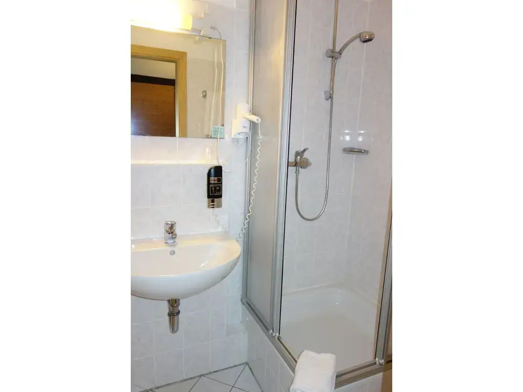 gallery_image_hidden_6