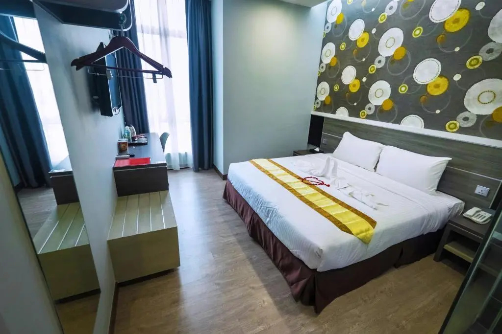 Deluxe Double room (full double bed)