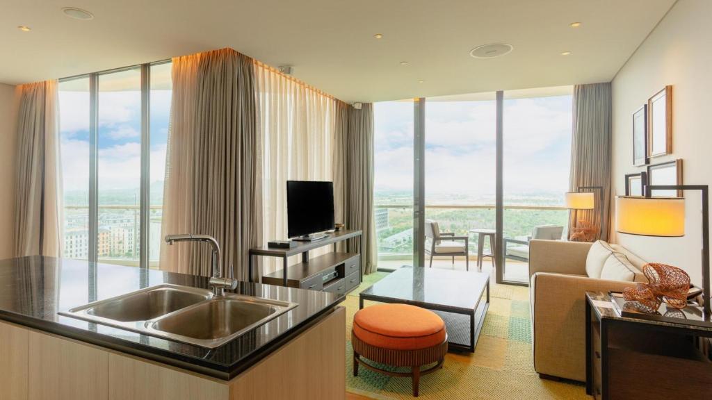 Intercontinental Phu Quoc Long Beach Resort