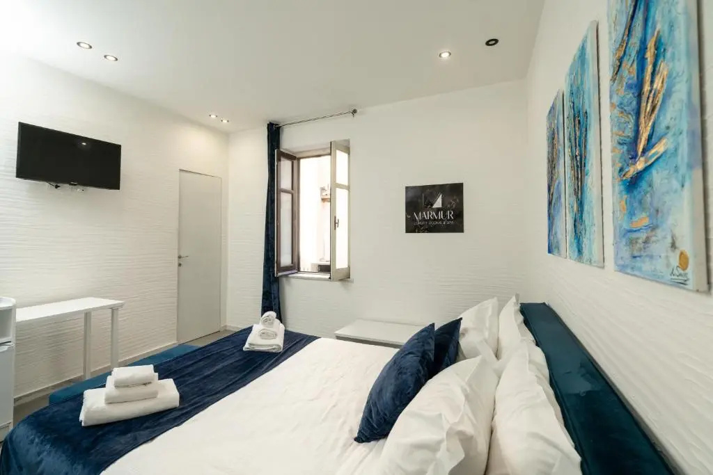 Deluxe Double room (full double bed)
