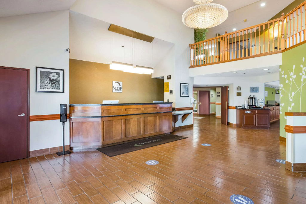 Lobby & Reception