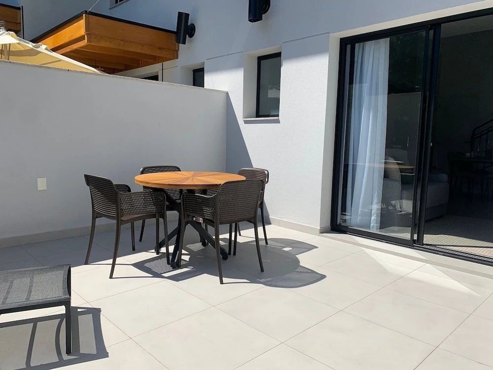 Fully Equipped Apartments 220 m From the Beach in Jurerê Rtys