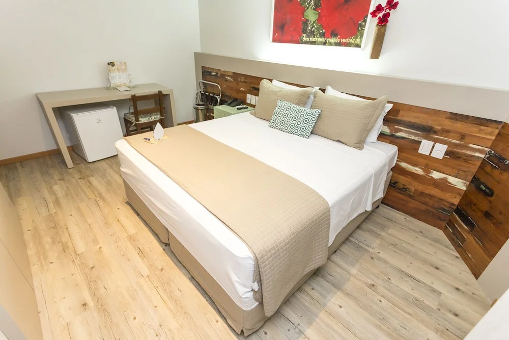 Deluxe Double room (full double bed)