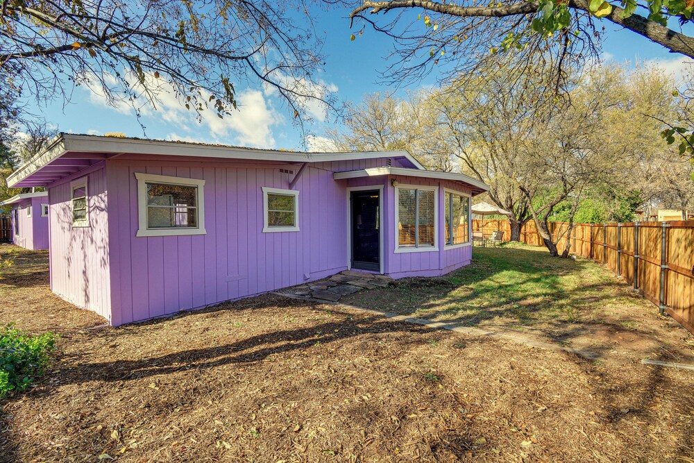Artfully Decorated Cottonwood Home: Pets Welcome!