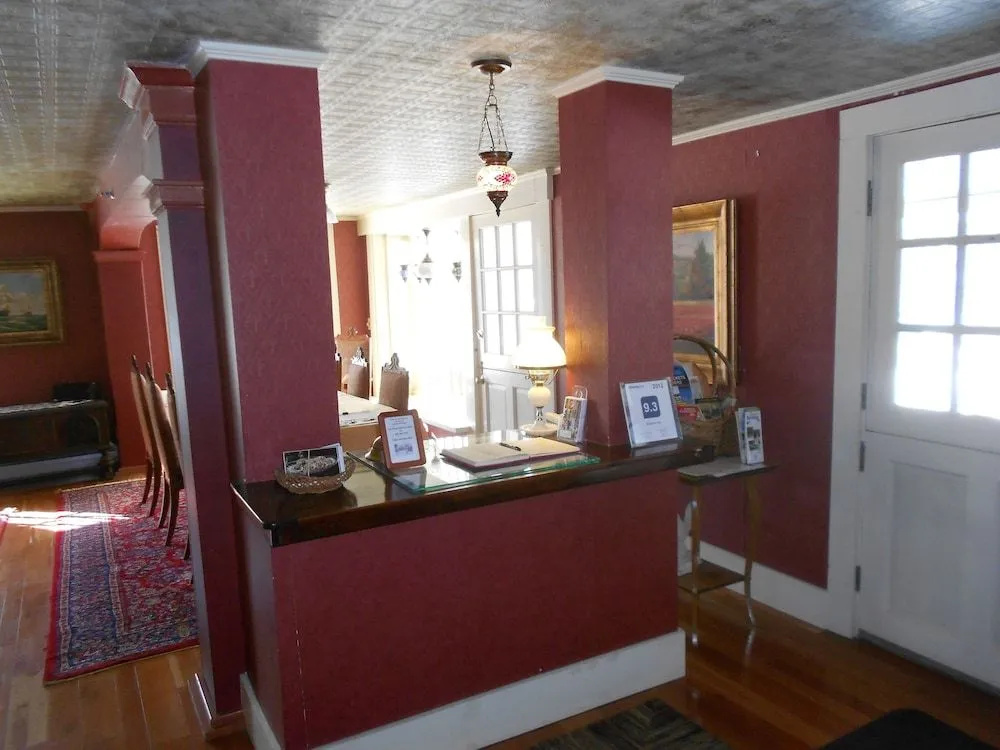 Eastman Inn - фото 2