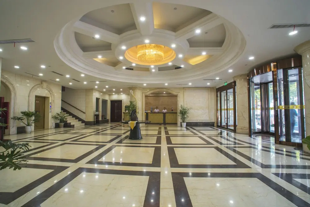 Lobby & Reception