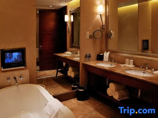 Food & Beverage