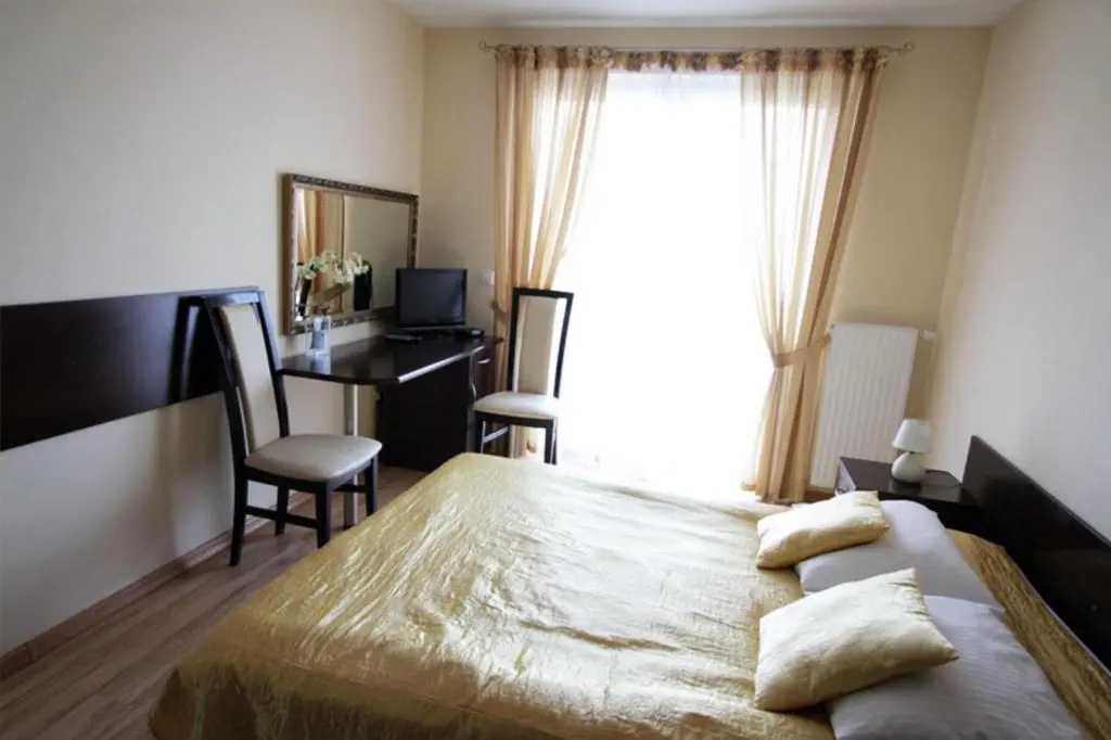 Standard Double room with balcony (full double bed)