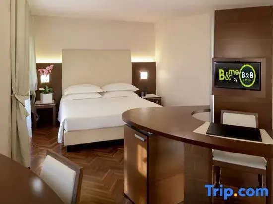 Deluxe Double room (full double bed)