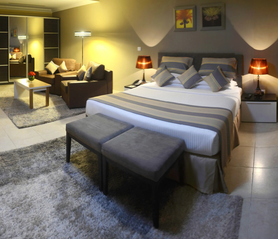 Magnum Hotel & Suites West Bay - 3